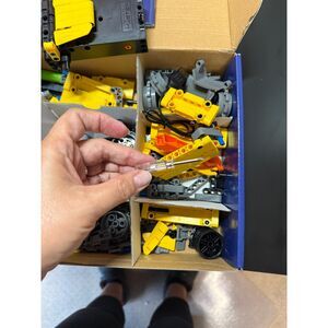 SillBird WallRobot 488 Pcs STEM Model A - For Parts Only!***